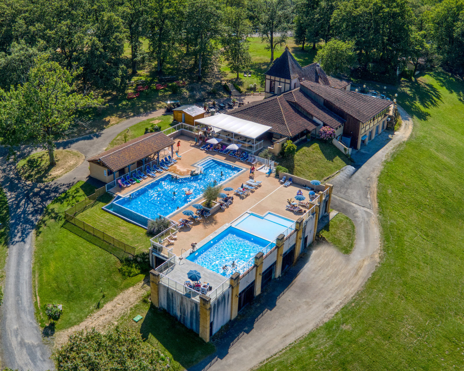 Les Hauts de Marquay domaine vue drone 902