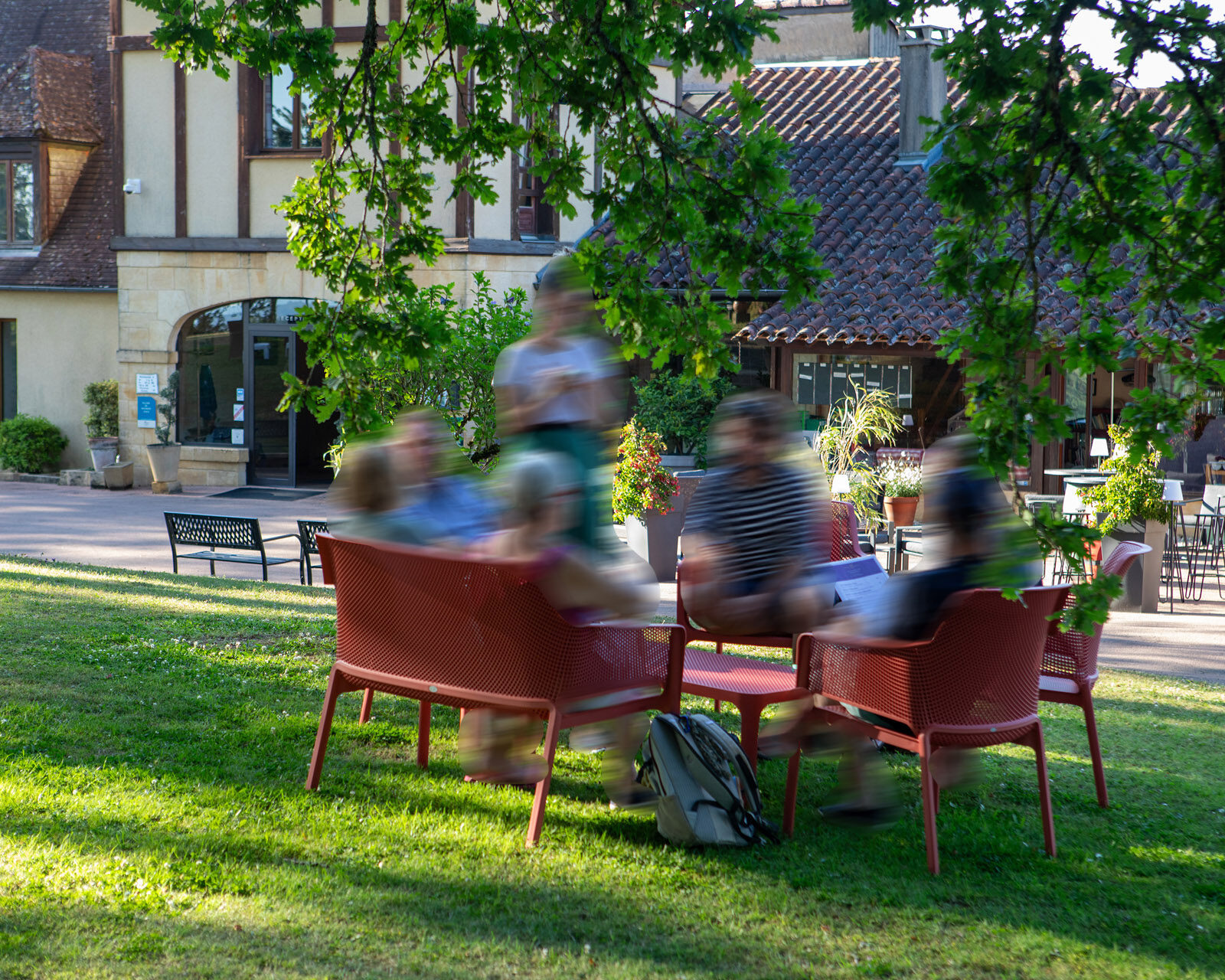 Les Hauts de Marquay le chalet snack salon jardin 598