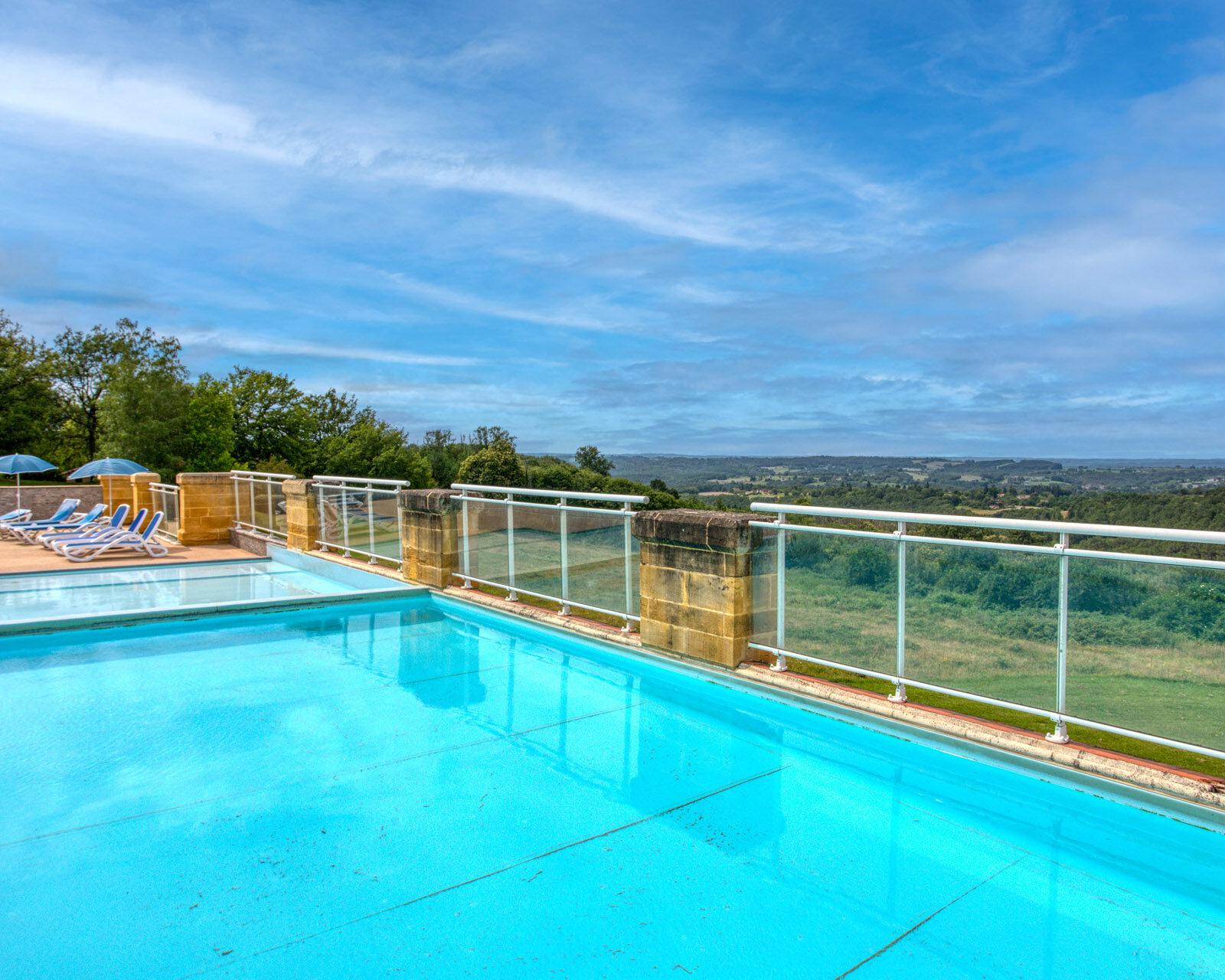 Les Hauts de Marquay piscines espace 112