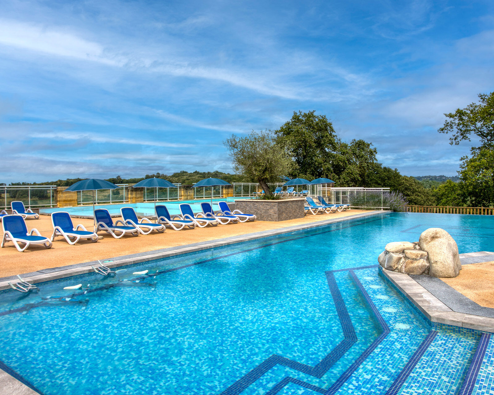 Les Hauts de Marquay piscines espace 124