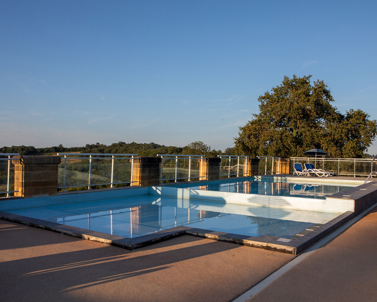 Les Hauts de Marquay piscines soir 663