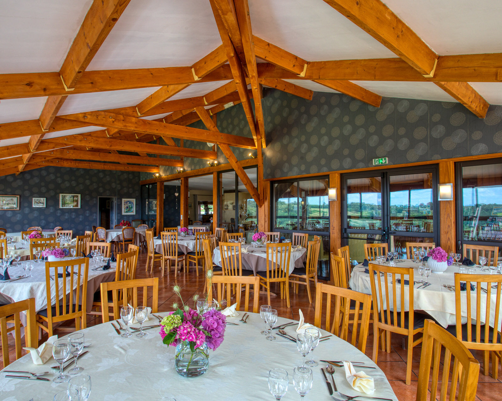 Les Hauts de Marquay restaurant salle 073